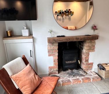 Bretforton House | Spring Cottage Bretforton