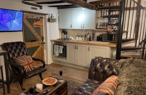 Halfway House Cottage | Spring Cottage, Est. 1850