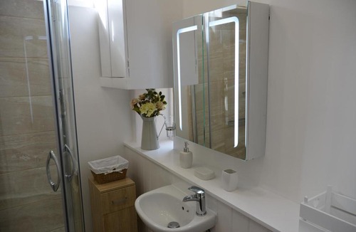 Hartley Wintney House | Spring Cottage