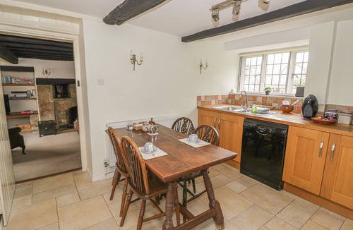 Sibford Gower Cottage | SPRING COTTAGE, pet friendly, with open fire in Banbury