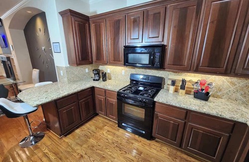 Woodlake - Briar Meadow House | Spring Cup & Rodeo Offer | Two Homes Near Galleria