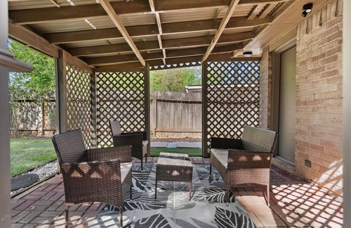 Spring House | Spring Escape - 7 Miles From IAH