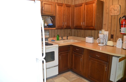 Lakeside Cottage | SPRING & FALL DISCOUNT! Two Bedroom Cottage with Private Beach!