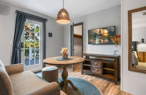 Conway Apartment | Spring-Fed Lake Getaway 2 king master suites