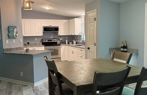 Chassahowitzka House | Spring-Fed River, Manatees, Boat Slip, Gulf access, scalloping, golf course.