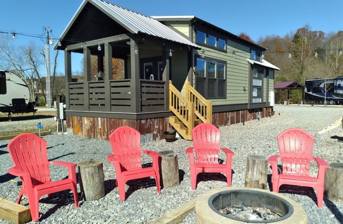 Morganton Cabin | Spring Fun in Blue Ridge☀️Mins from Downtown Activities