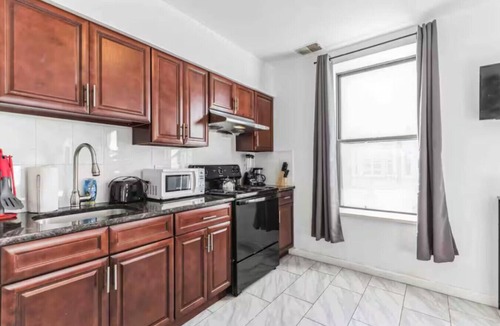 Fairmount Apartment | Spring Garden | Small & Cozy Studio Sleeps 4