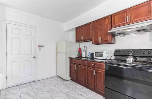 Fairmount Apartment | Spring Garden | Small & Cozy Studio Sleeps 4