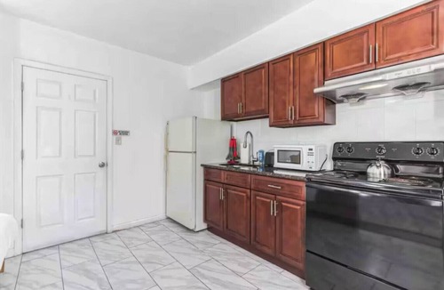 Fairmount Apartment | Spring Garden | Small & Cozy Studio Sleeps 4