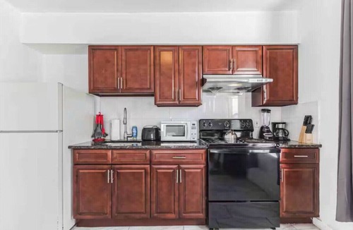 Fairmount Apartment | Spring Garden | Small & Cozy Studio Sleeps 4