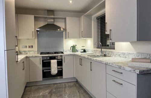 Guide House | Spring gardens