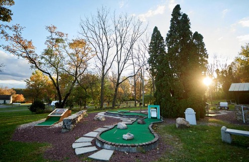 New Holland Resort | Spring Gulch Cottage 3