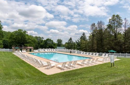 New Holland Resort | Spring Gulch Lodge 11