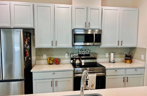Newberry House | SPRING HAVEN RETREAT! A BEUTIFULL ANDSPOTLESS!