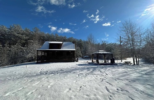 Keysville Cabin | Spring Hideaway Retreat Cabin - a Wildlands Collection property