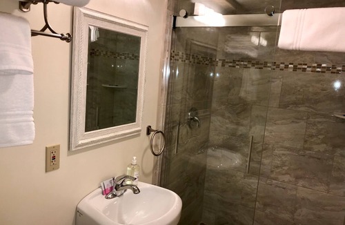 Mansfield House | Spring Hill Inn