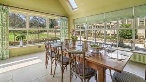 Brimpsfield House | Spring House