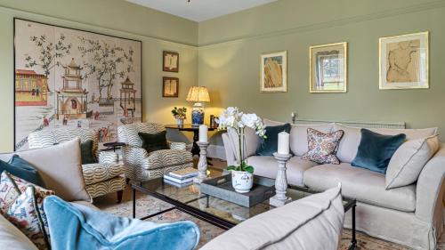 Brimpsfield House | Spring House