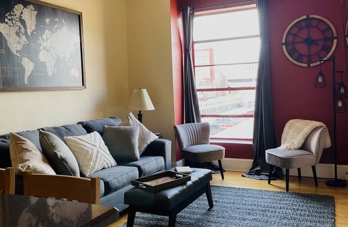 Downtown Asheville Condo | Spring into Summer in this perfectly located downtown condo! ☀️🌷
