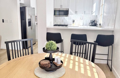 La Quinta Villa | Spring is a fabulous time to head to La Quinta! Check out this 3bd/b villa!