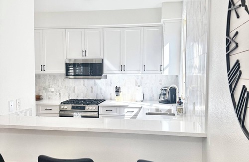 La Quinta Villa | Spring is a fabulous time to head to La Quinta! Check out this 3bd/b villa!