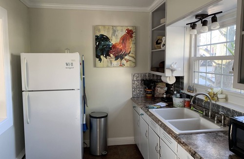 Harrisburg Condo | Spring is for Hiking! In Town-Private Hot Tub-2 Bikes-Shawnee National Forest