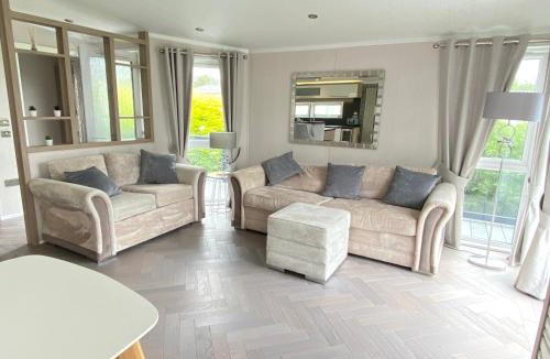 South Cerney House | Spring Lodge