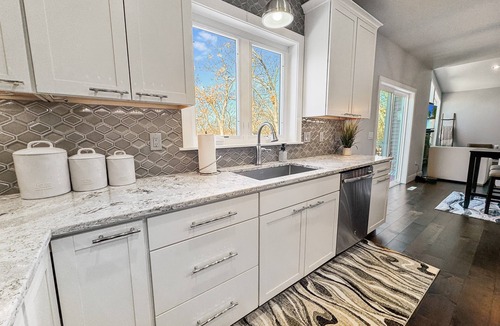 Madison House | Spring Luxury Near Downtown