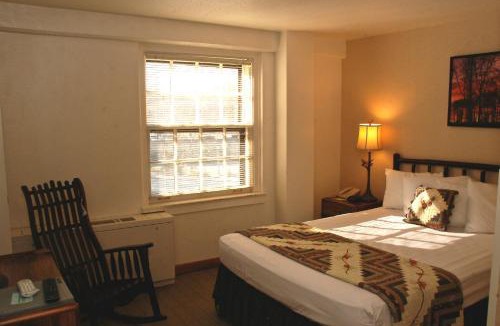 Mitchell Hotel | Spring Mill Inn