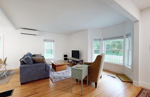 Camden House | Spring Pearl