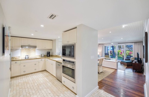 Kahuku Villa | SPRING REDUCED! Villa 106 Ocean View Turtle Bay