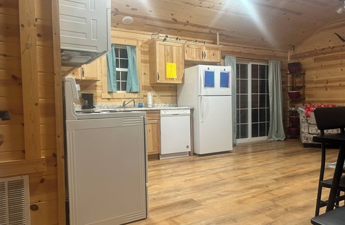 Licking Cottage | Spring Retreat, Personal Grill, Pet Friendly