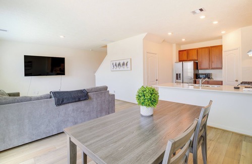 Spring Cottage | Spring Retreat w/Private Yard & Charcoal Grill!