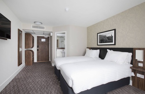Ebbsfleet Valley Hotel | Spring River Ebbsfleet by Marston's Inns