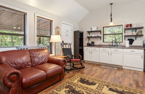 Miami Cabin | Spring River Fishing Cabin #3 Honeymoon Suite
