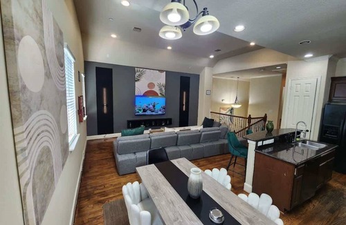Woodlake - Briar Meadow House | Spring Rodeo Deal | 2 Homes Near Galleria