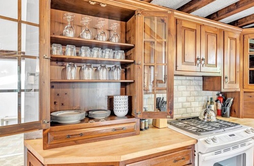 Milford Cottage | Spring Sale Cozy Modern Rustic Cottage Yard W/D