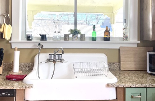 Chester Depot House | Spring Skiing! Location! Minutes from Okemo!