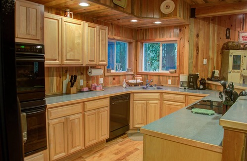 Zigzag Cabin | Spring special 3rd night free! stay before 4/20/26