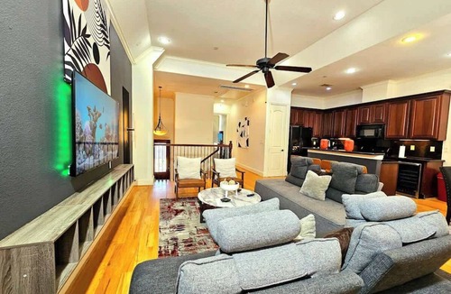 Woodlake - Briar Meadow House | Spring Special | Private Jacuzzi | Near Galleria