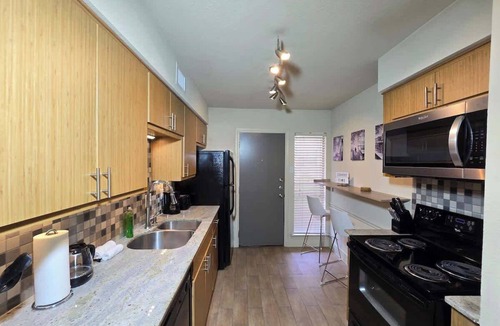 Uptown Apartment | Spring Special Stay | 2BR Galleria Condo Pool