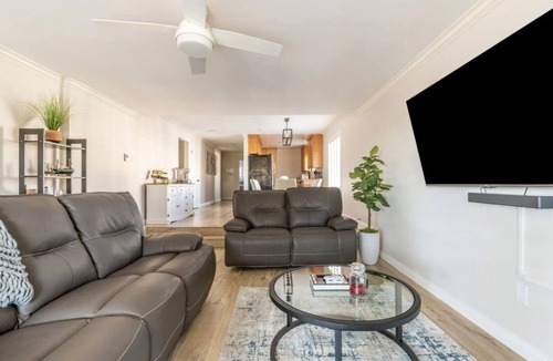 South Redondo House | Spring/Summer Special! Luxurious, Modern Condo - Gym, Pool, Steps to Hermosa