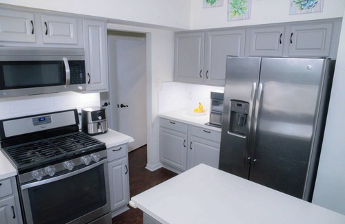 Spring House | Spring TX Family Retreat with Pool, slide and hottub 45mins to NRG for World Cup