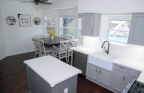 Spring House | Spring TX Family Retreat with Pool, slide and hottub 45mins to NRG for World Cup
