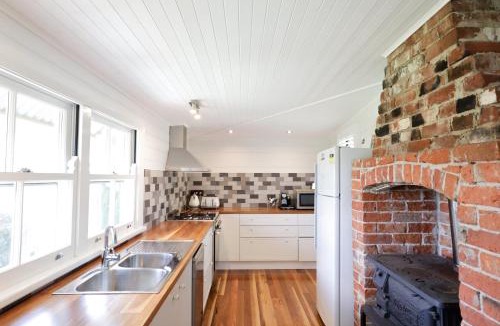 Tenterfield House | Spring View Cottage