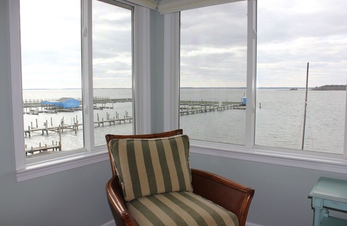 Dewey Beach Condo | Springbreak Beachfront Getaway & parking 4Br 2 nites Bayfront