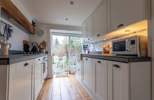 Norton St. Philip Cottage | Springfield Cottage – Romantic Countryside Getaway