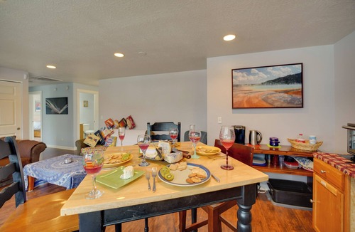 Springfield Apartment | Springfield Apt w/Deck + Central Location!