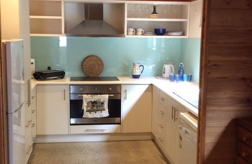 Limonite Cottage | Springfield Cottage - quiet getaway