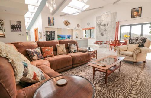 Totnes House | Springfield Farm